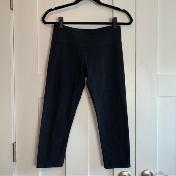 Lululemon Black Capri Tights size 6 - Picture 1 of 9